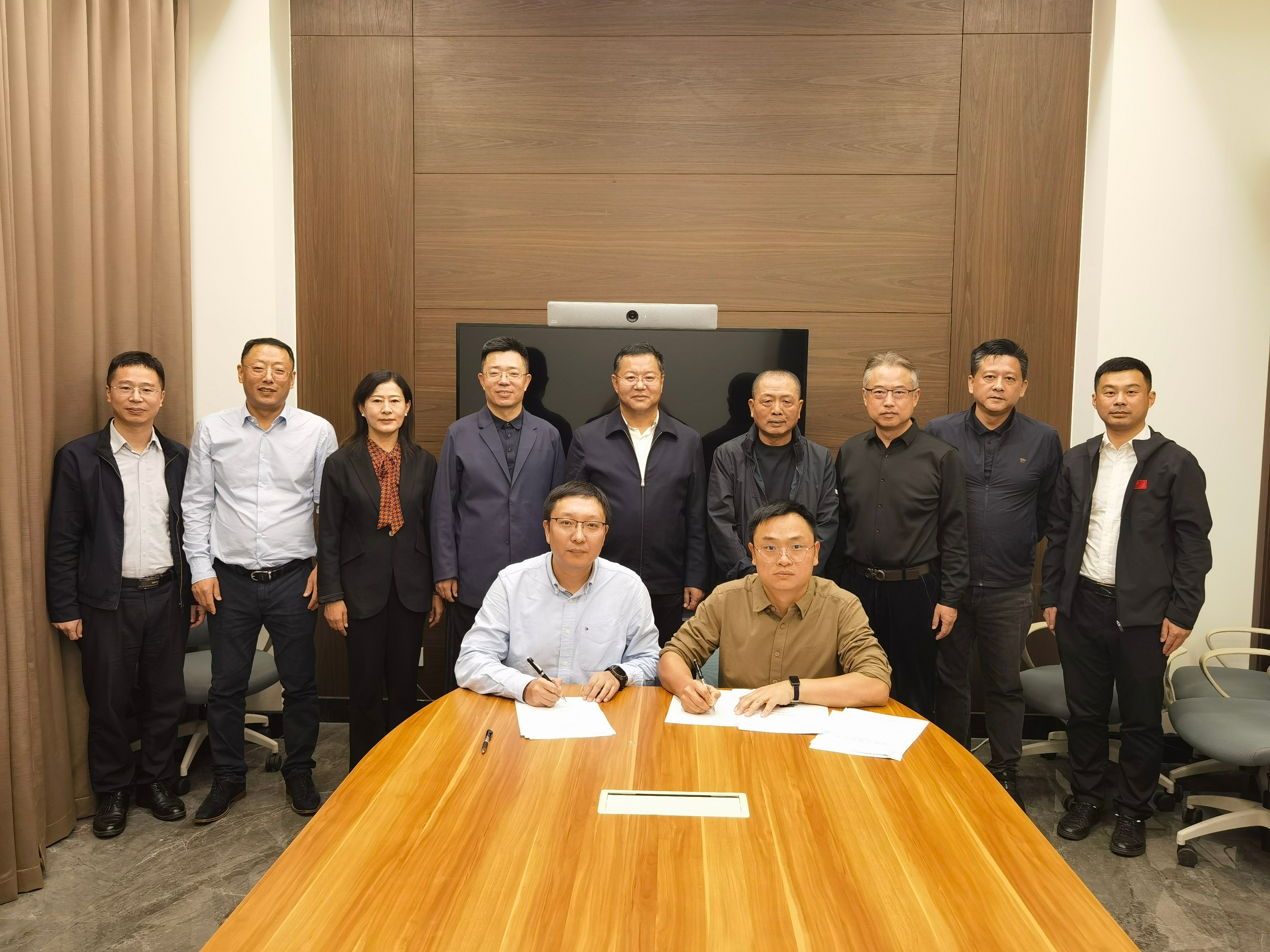 签约照片(1).jpg